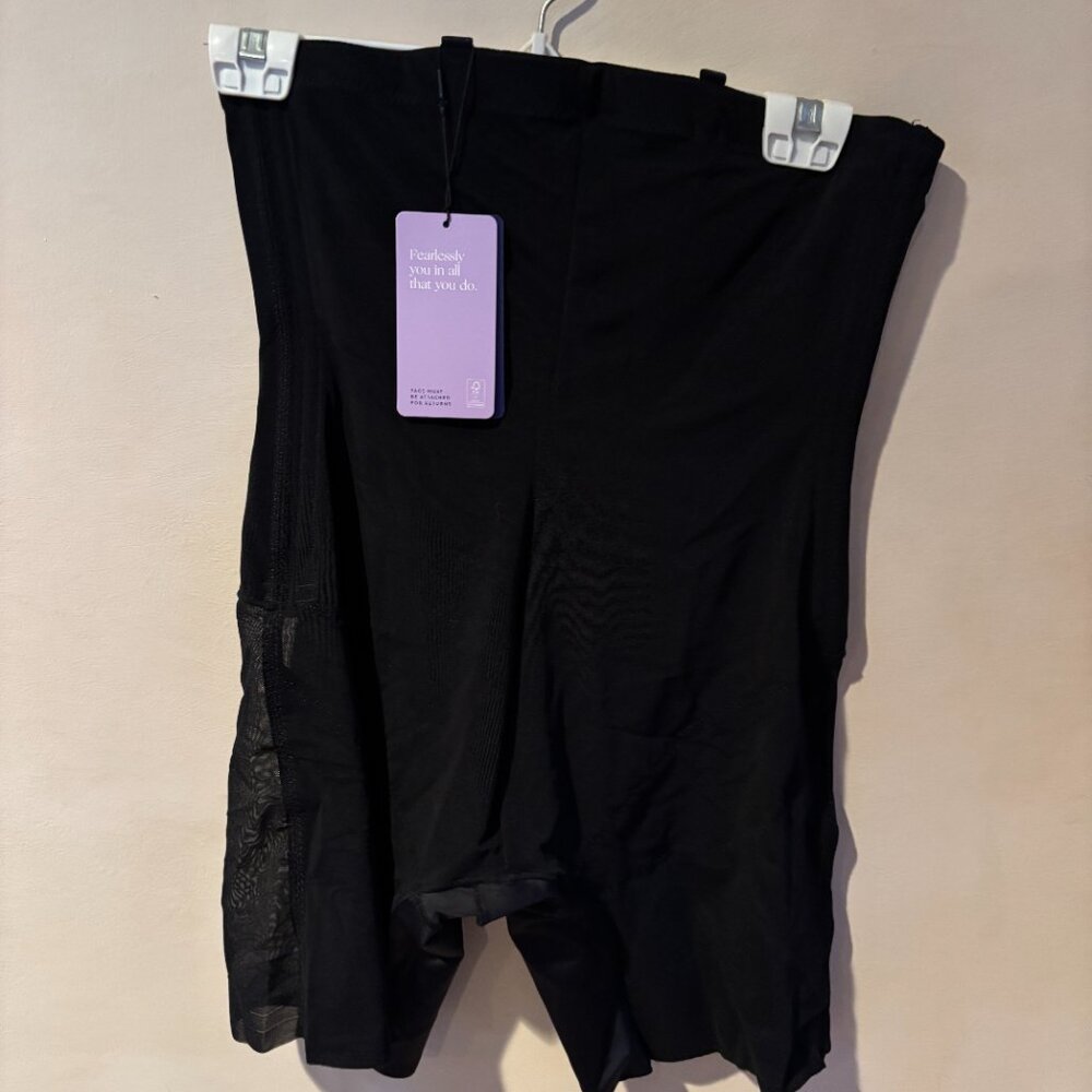 NWT Honeylove Black SuperPower Short